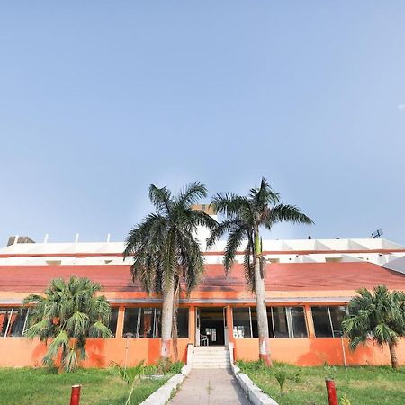 Oyo Hotel Park Veraval Exterior photo