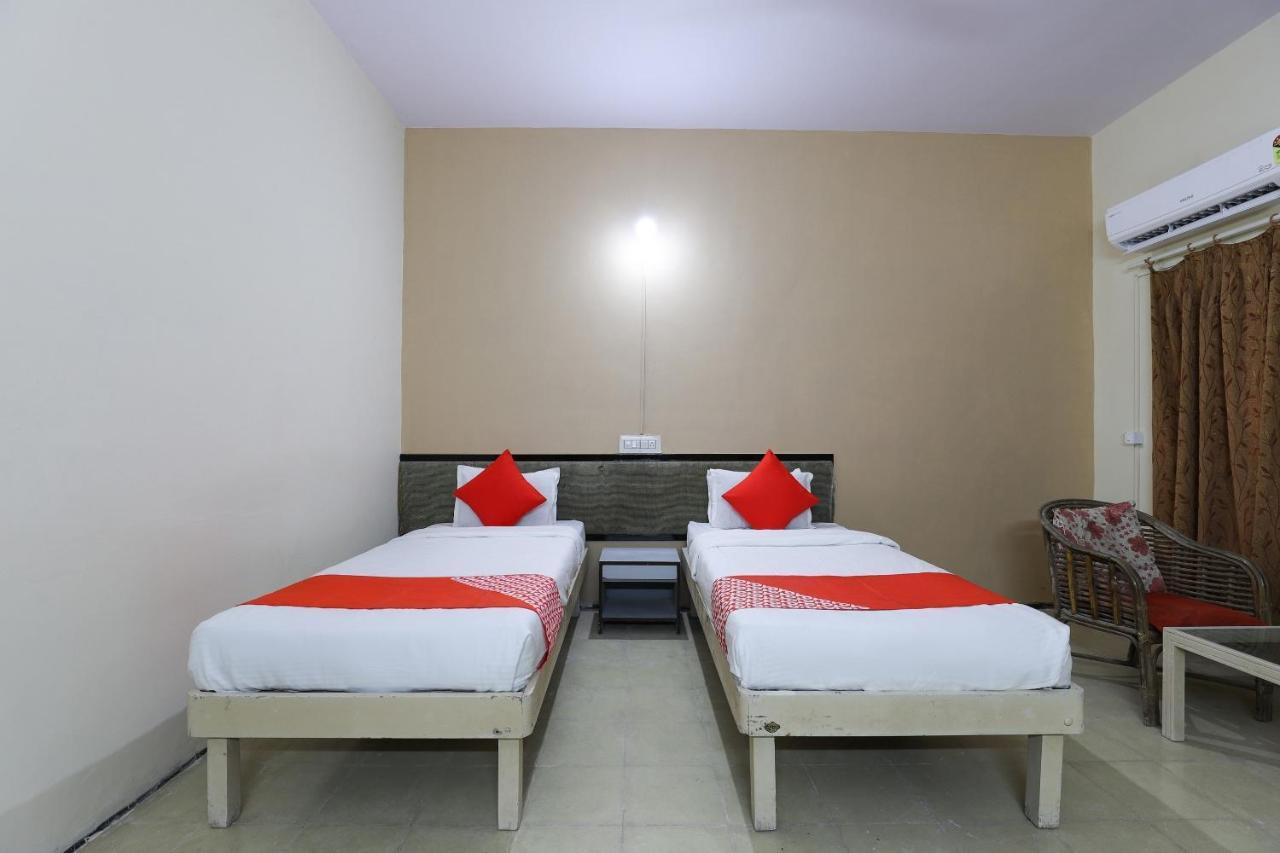 Oyo Hotel Park Veraval Exterior photo